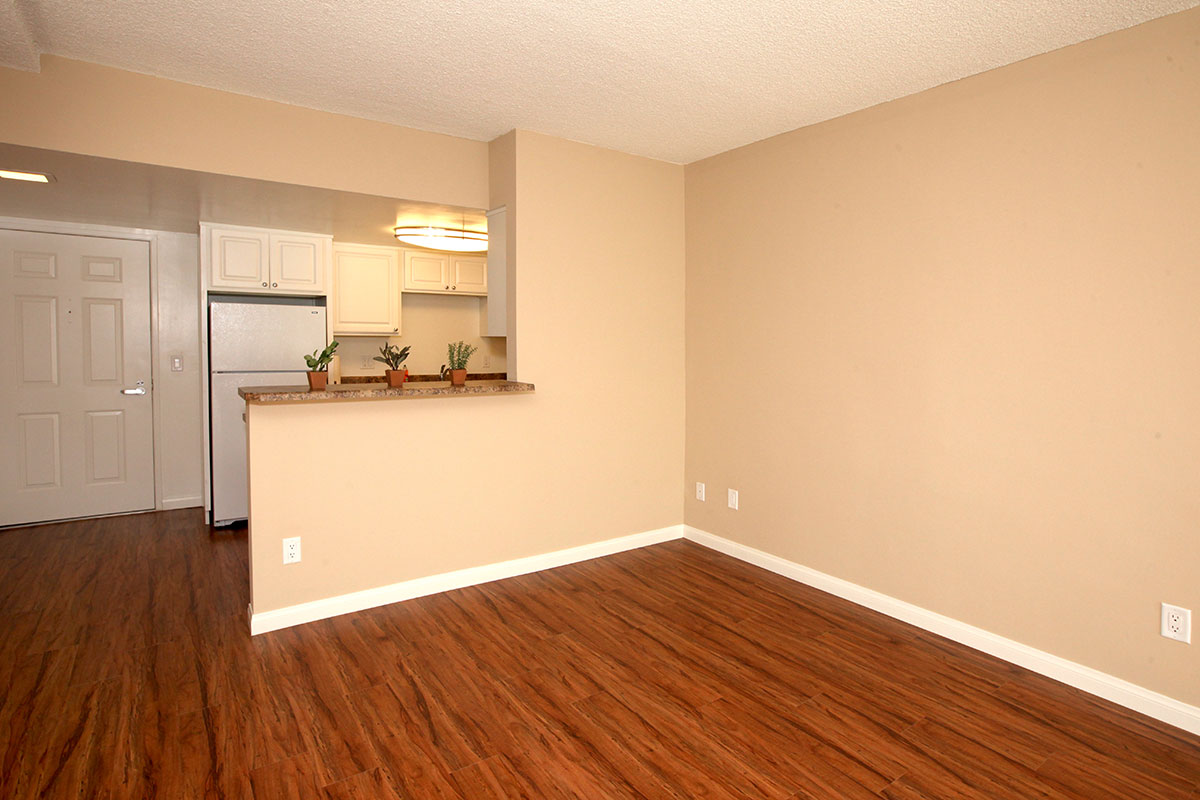 Del Rio Apartments In Los Angeles California Francis