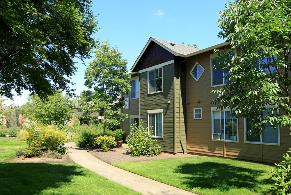 Sunfield Lakes Apartments in Sherwood, OR